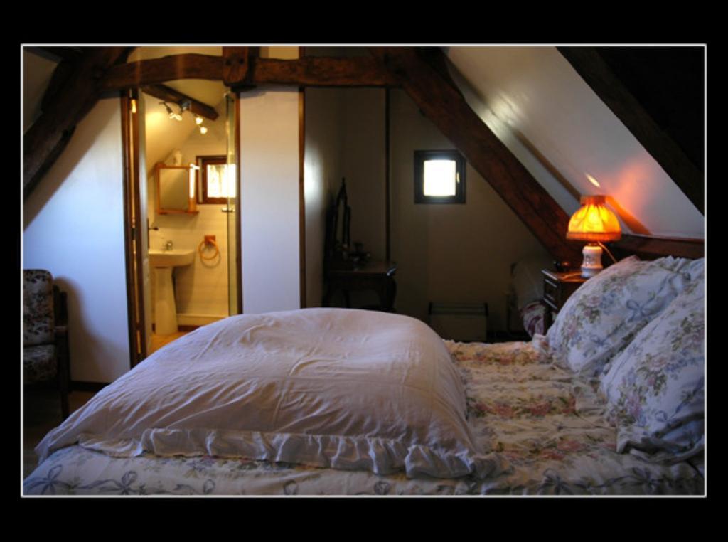 Maryse Et Jean-Pierre Bed & Breakfast Longues-sur-Mer Oda fotoğraf